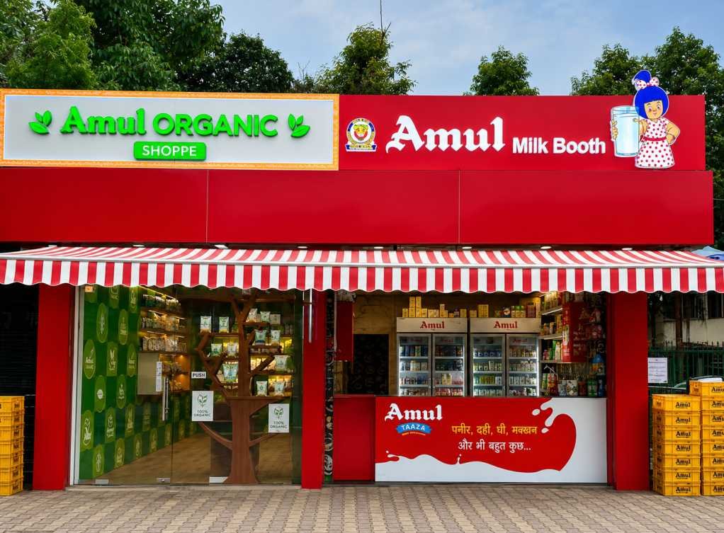 amul outlet cover image